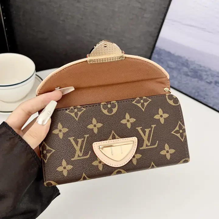 ヴィトン アイホン17プラス 