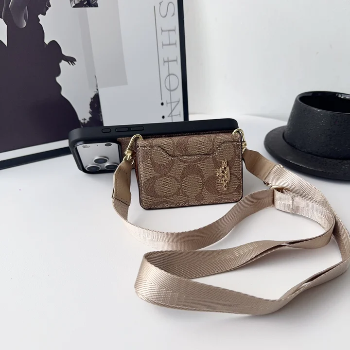 コーチ coach アイフォーン17pro max ケース