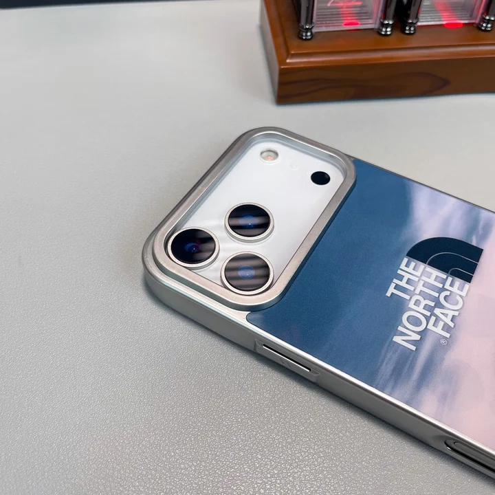 ザ・ノース・フェイス風 アイフォン17