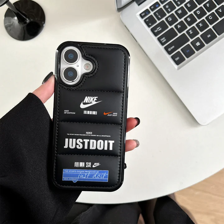 iphone17プラス ナイキ風 携帯ケース 