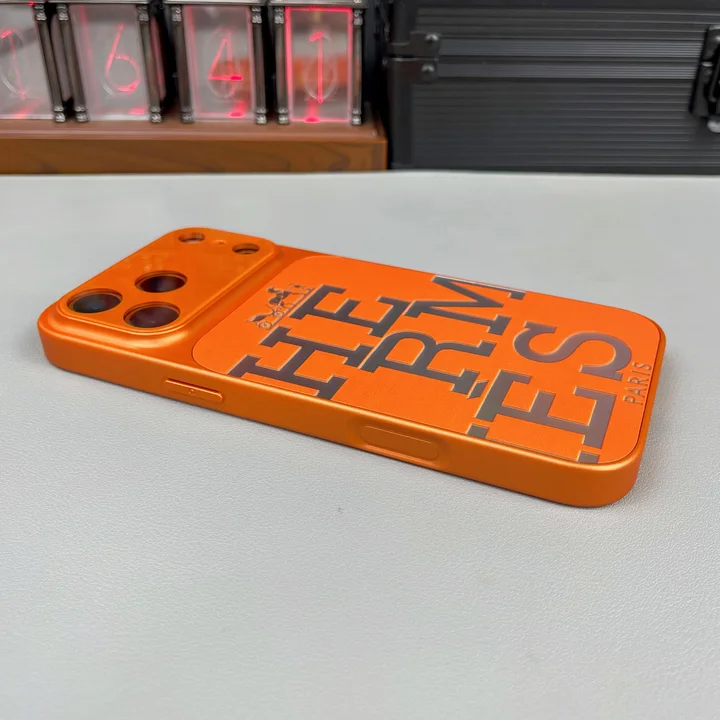 ハイブランド 携帯ケース アイフォン17プロ