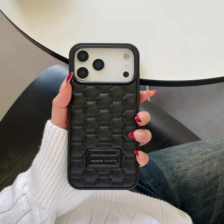 miumiu アイホン17pro スマホケース 