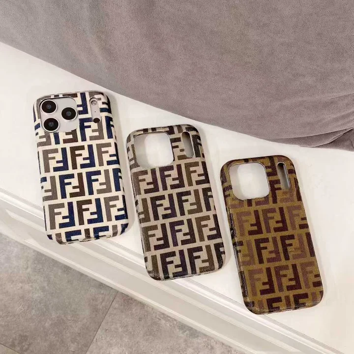 フェンディ アイフォーン 15 ケース 