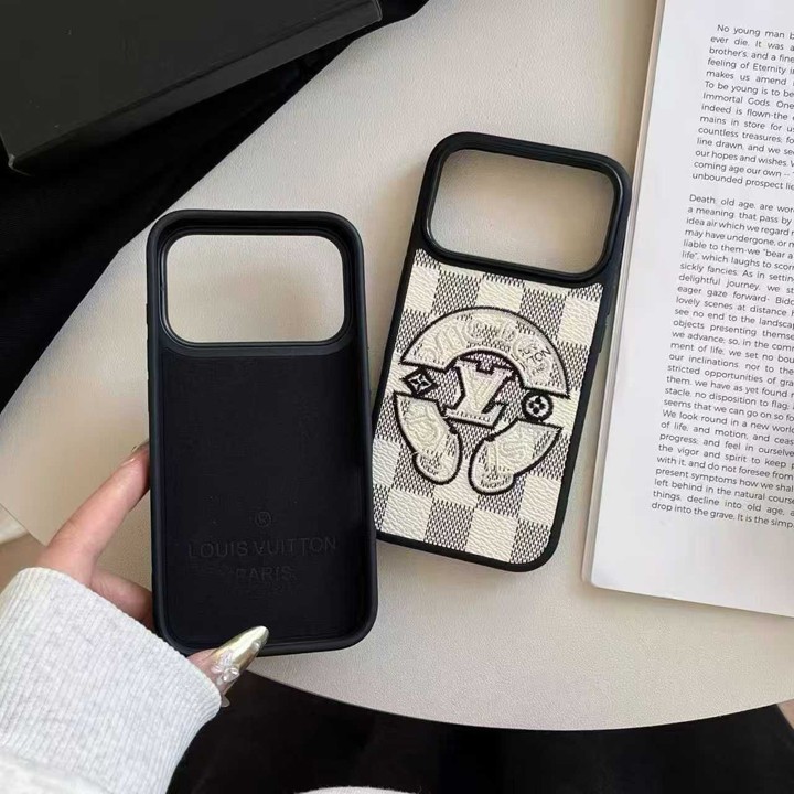 クロームハーツ アイフォン17プラス 