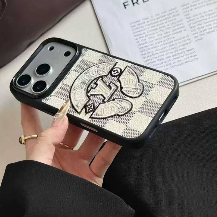 ハイブランド ケース アイホン17 chrome hearts 