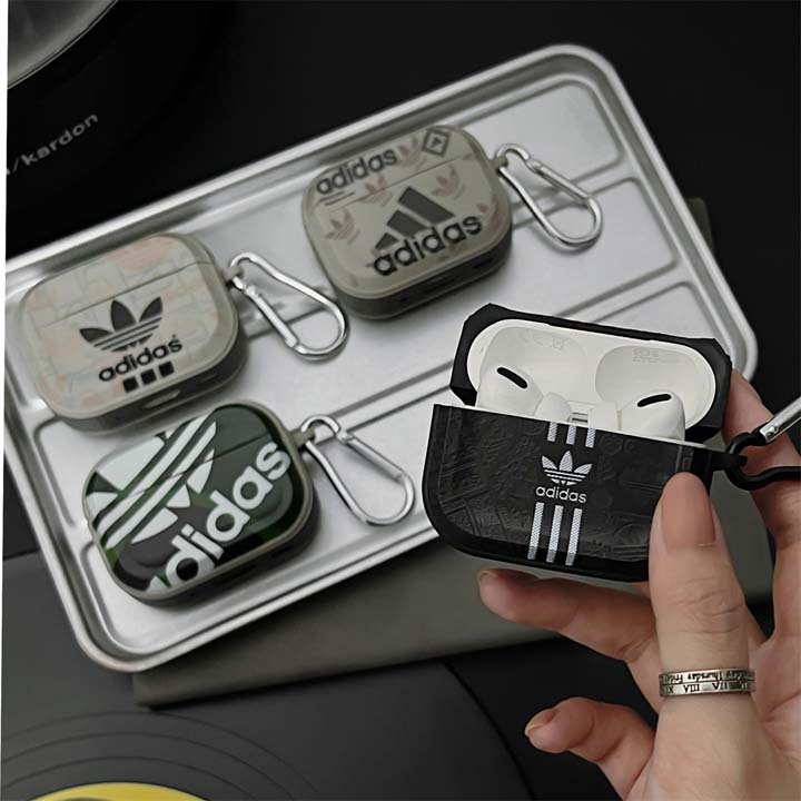 アイフォンiphone17プロ 収納ケース adidas風 